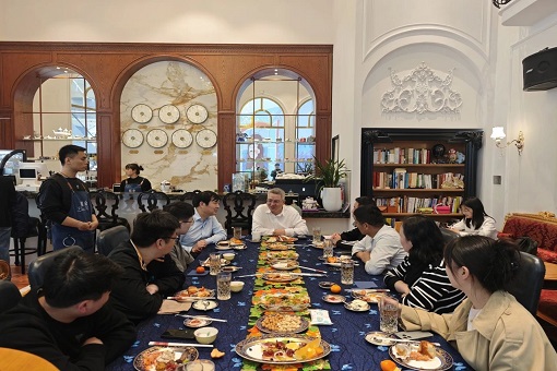 春和景明話發(fā)展 壺碟交響譜新章——建經(jīng)咨詢2025“蝴蝶會?壺碟匯”美食節(jié)暨企業(yè)文化交流活動側(cè)記